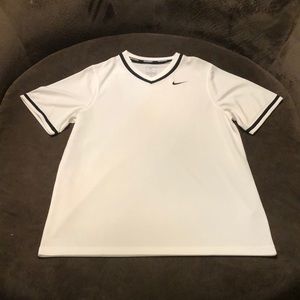 NWOT Nike BB V-neck. White/Black. Poly knit. Large